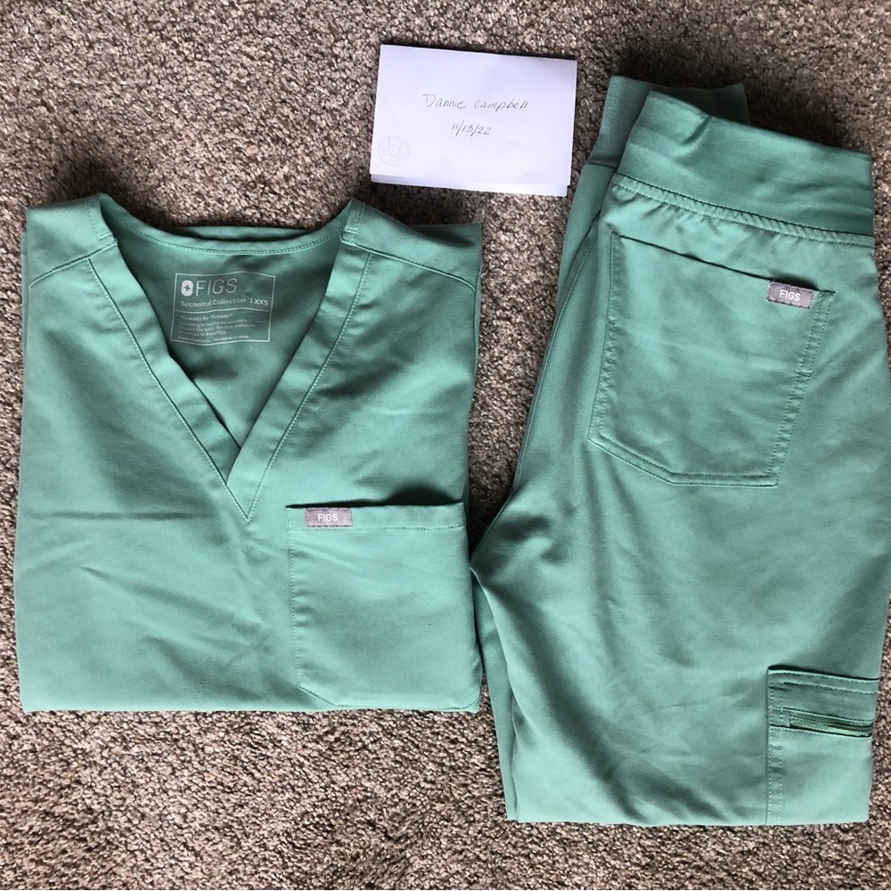 Figs scrubs